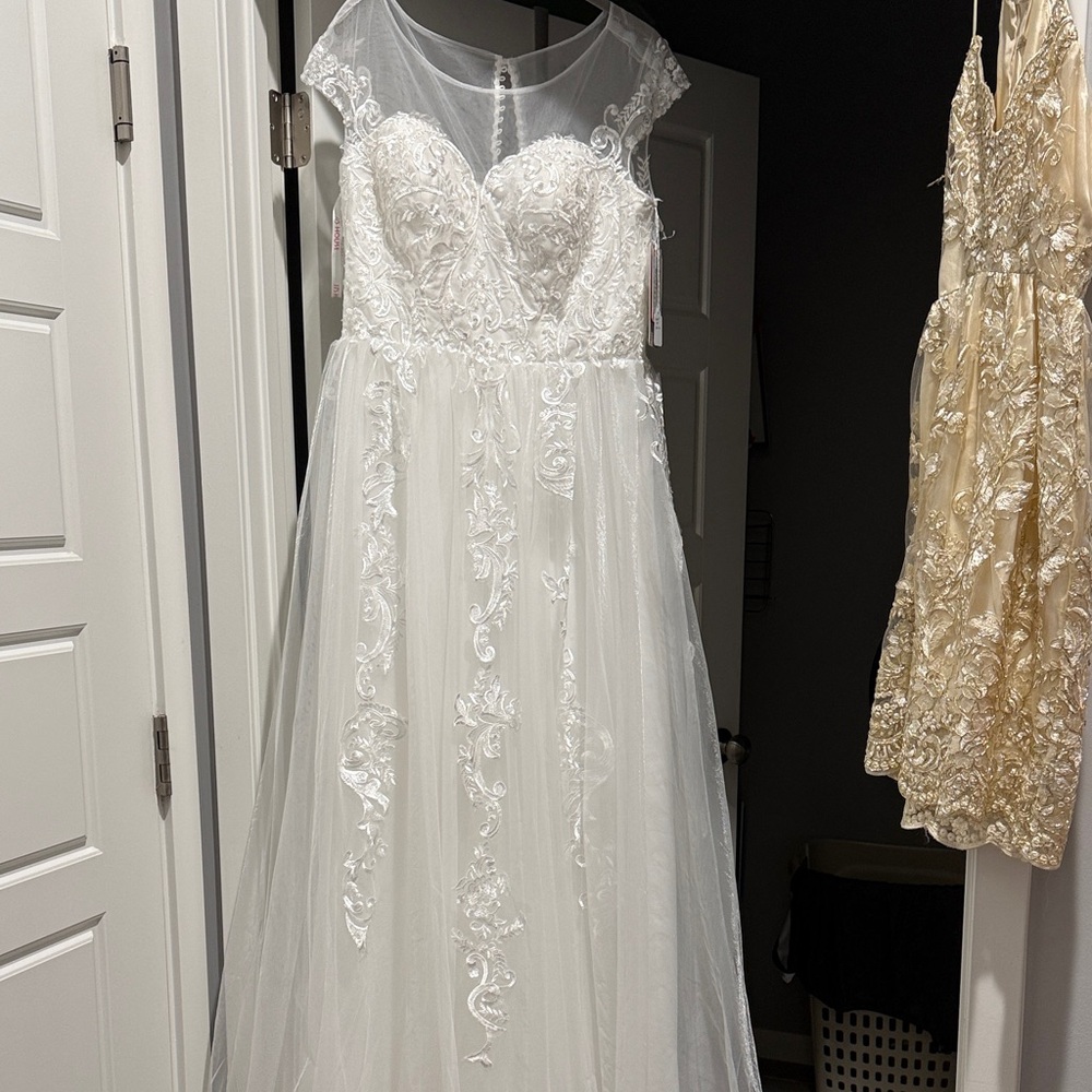 JJs House Ivory Lace Wedding Dress